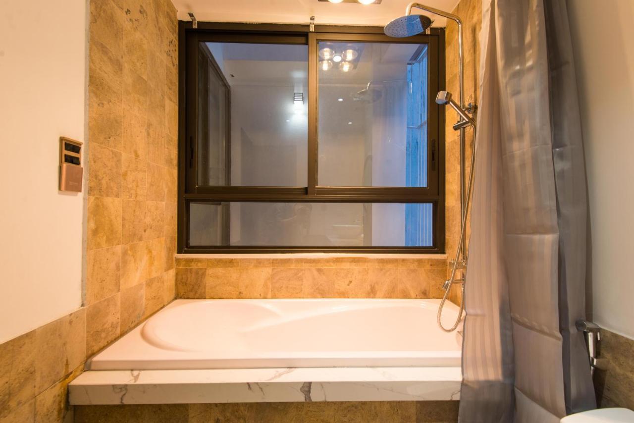 22Housing Hotel & Apartment 81 Linh Lang Hanoï Extérieur photo