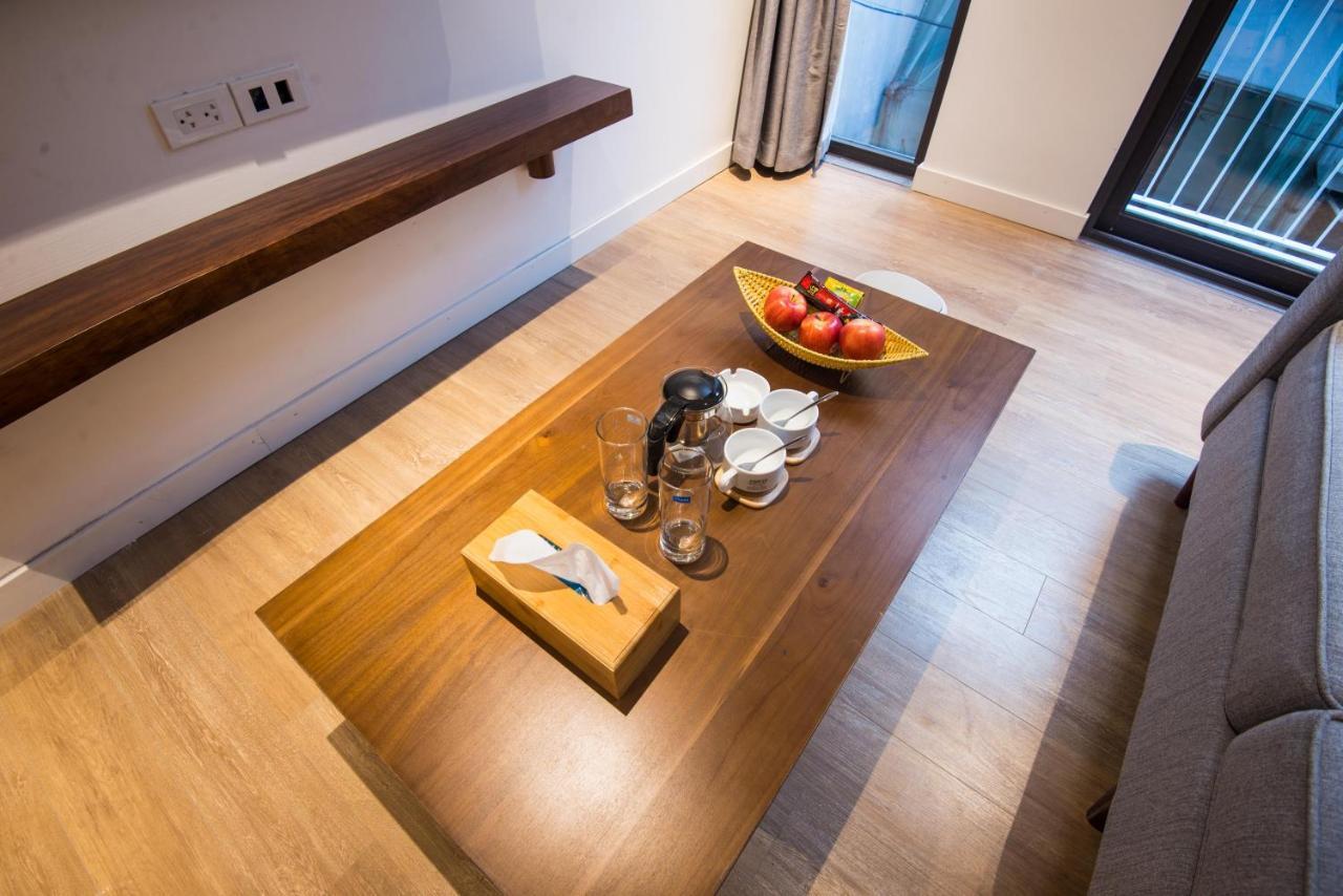 22Housing Hotel & Apartment 81 Linh Lang Hanoï Extérieur photo